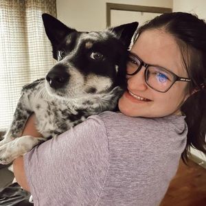 Meet your Posher, Larissa